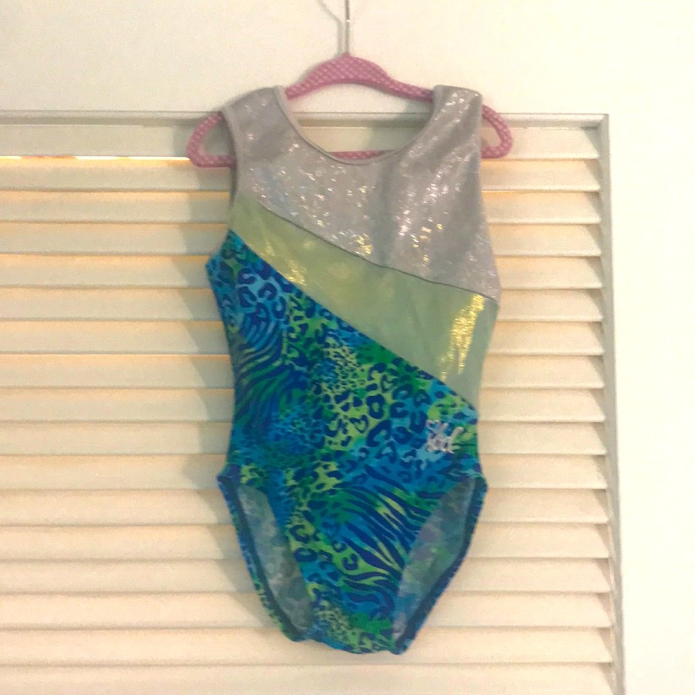 Girls gymnastics suit